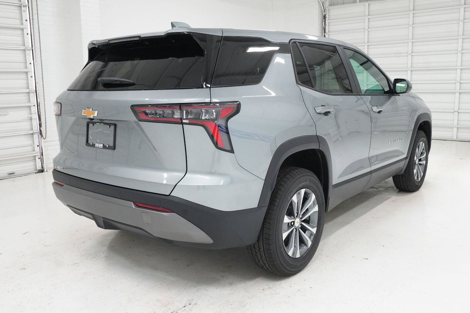 New 2027 Chevrolet Equinox LT FWD image 26
