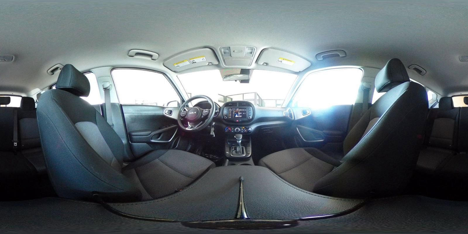 Used 2025 Kia Soul LX w/ LX Technology Package FWD image 40