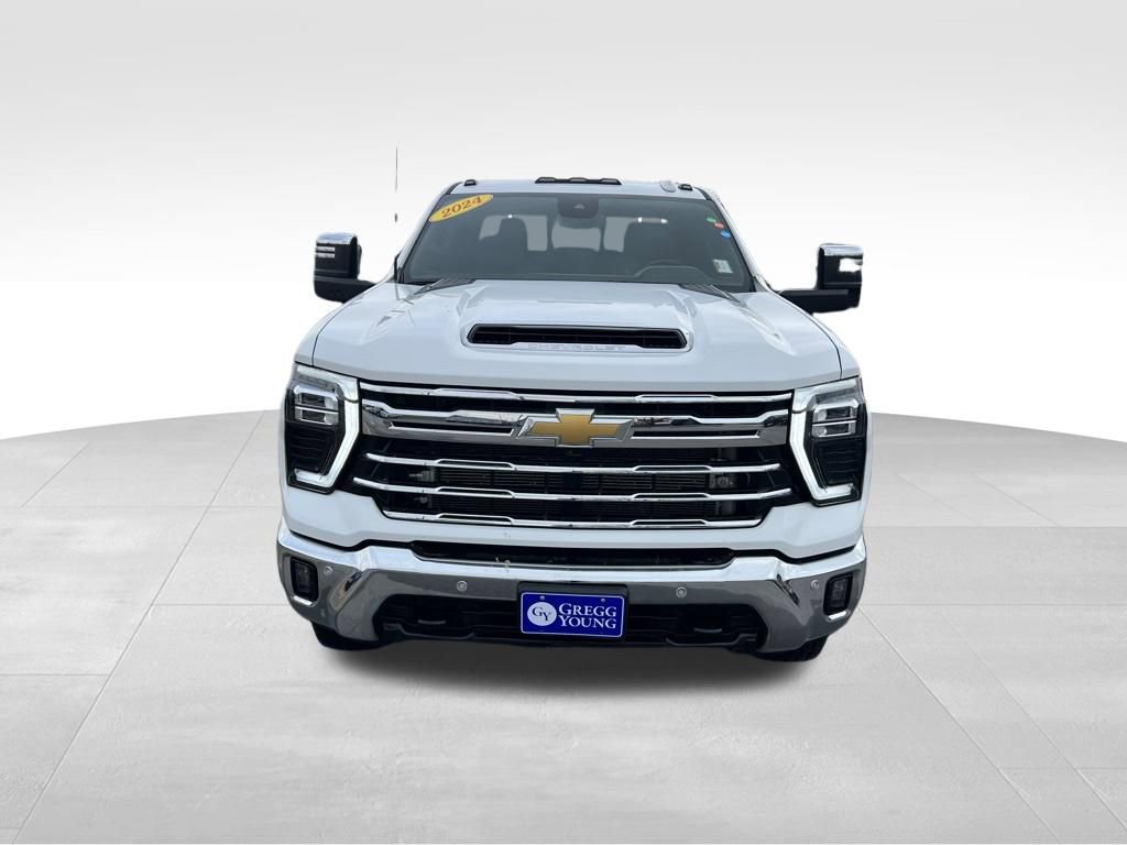 Used 2024 Chevrolet Silverado 3500 LTZ w/ LTZ Convenience Package image 10