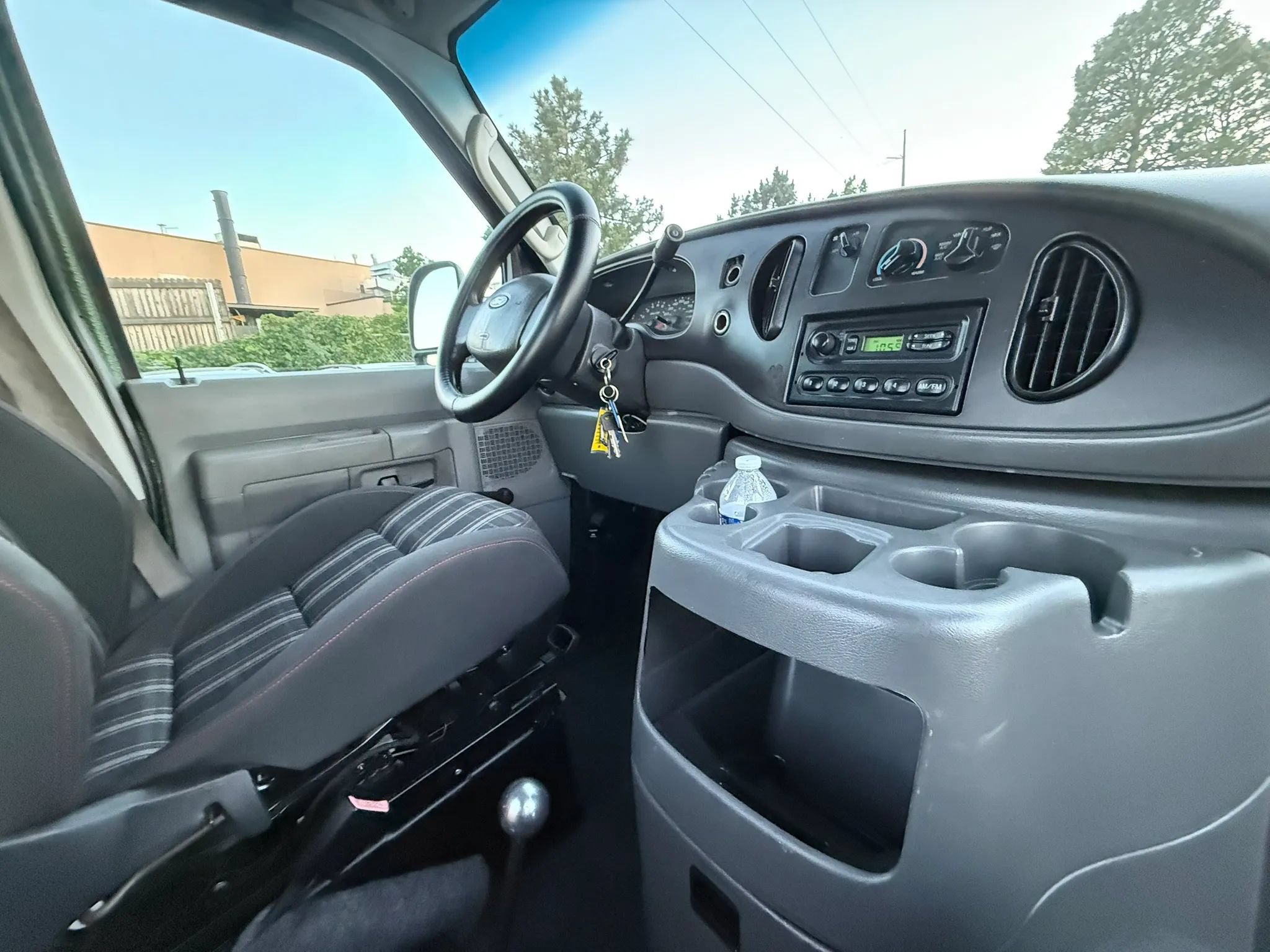 Used 2006 Ford E-250 and Econoline 250 RWD image 25