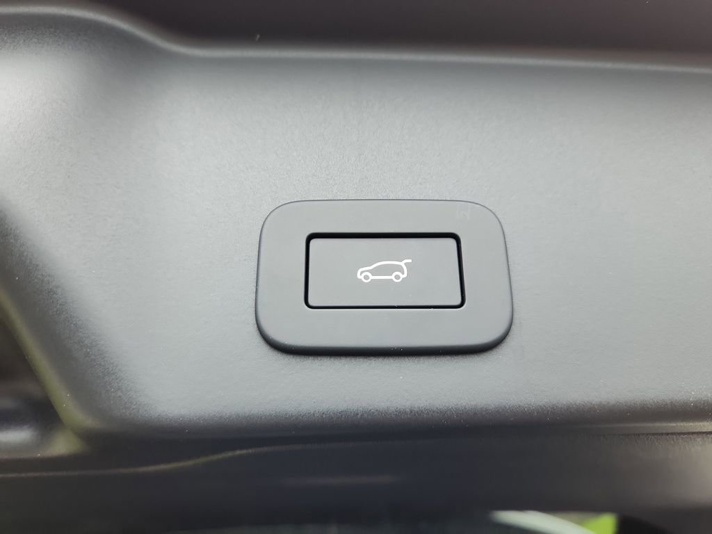 Certified 2026 Land Rover Range Rover Evoque S image 8