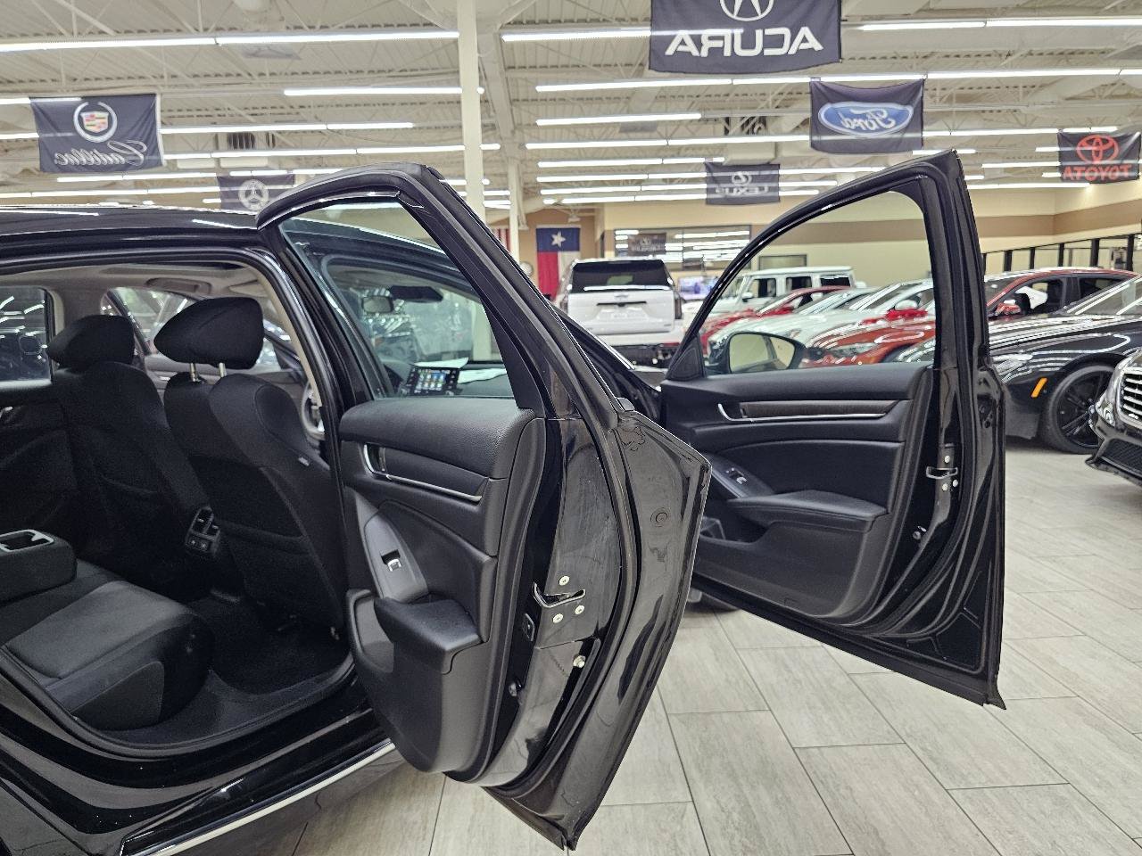 Used 2021 Honda Accord EX image 13