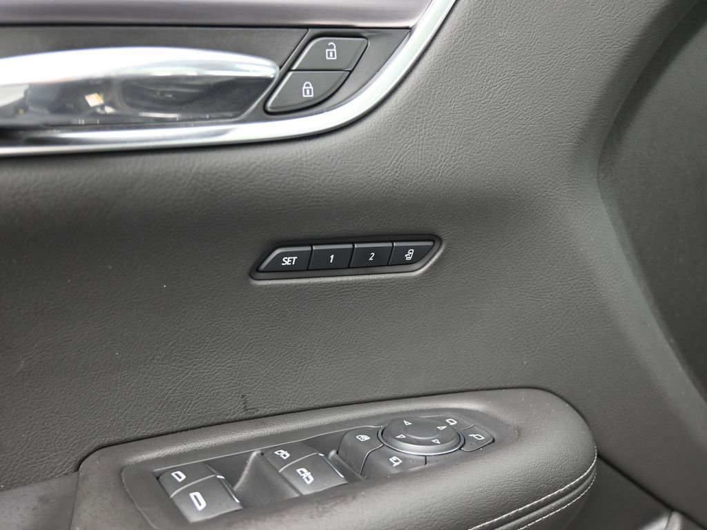 Used 2023 Cadillac XT6 Luxury image 18