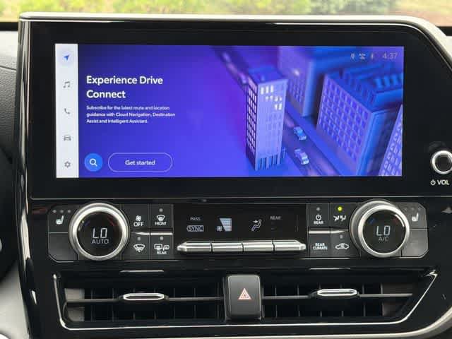 Used 2023 Toyota Highlander XLE AWD/4WD image 13