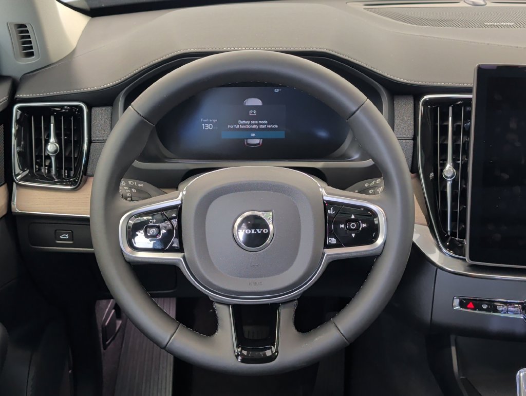 New 2026 Volvo XC90 B6 Plus w/ Protection Package Premier AWD/4WD image 16