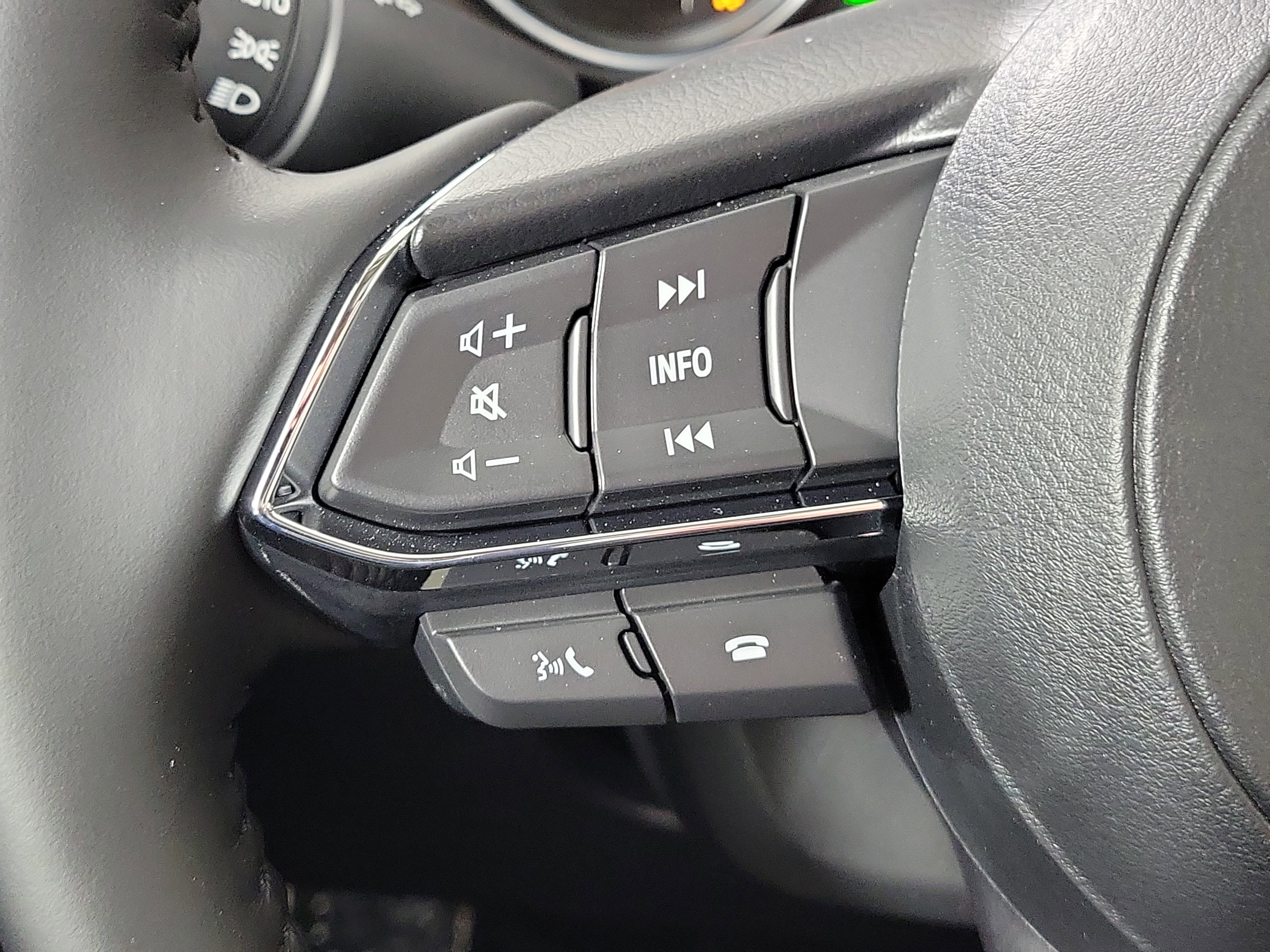 New 2025 MAZDA CX-5 AWD 2.5 S w/ Preferred Package image 15