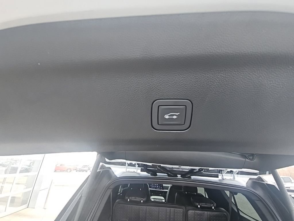 New 2026 Chevrolet Suburban High Country image 28