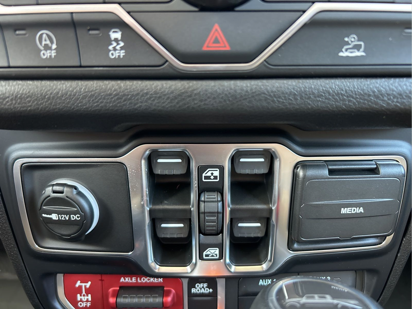 New 2026 Jeep Gladiator Willys AWD/4WD image 30