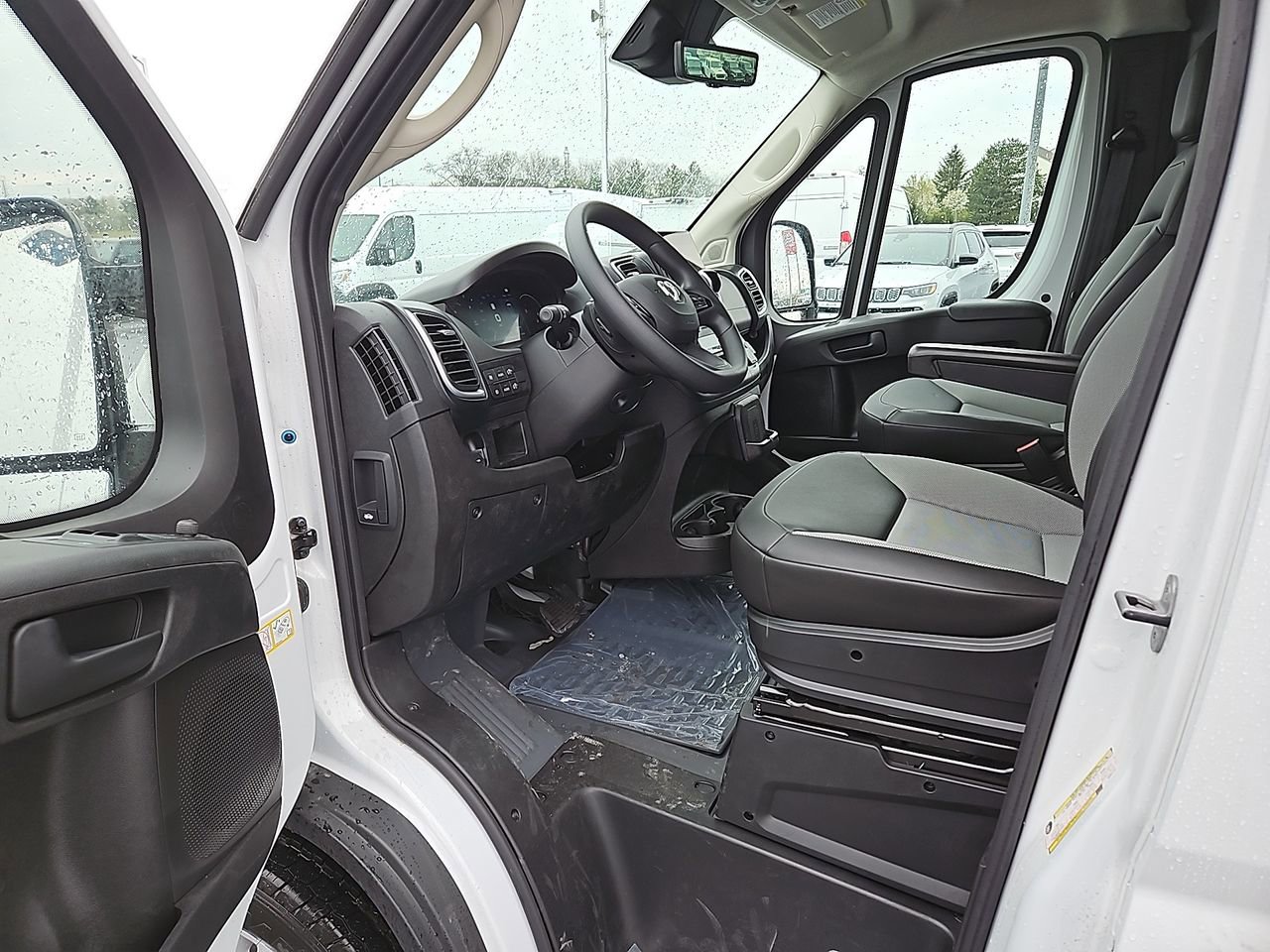 New 2025 RAM ProMaster 2500 w/ Quick Order Package 22G SLT image 11