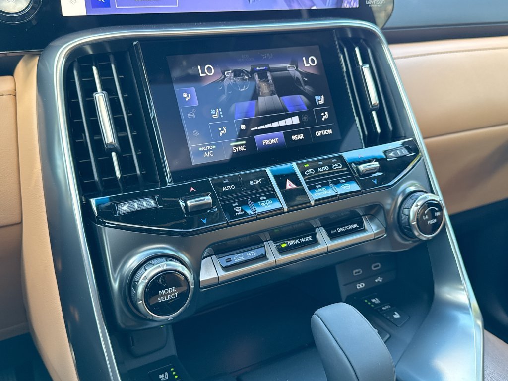 New 2026 Lexus LX 700h Luxury AWD/4WD image 28