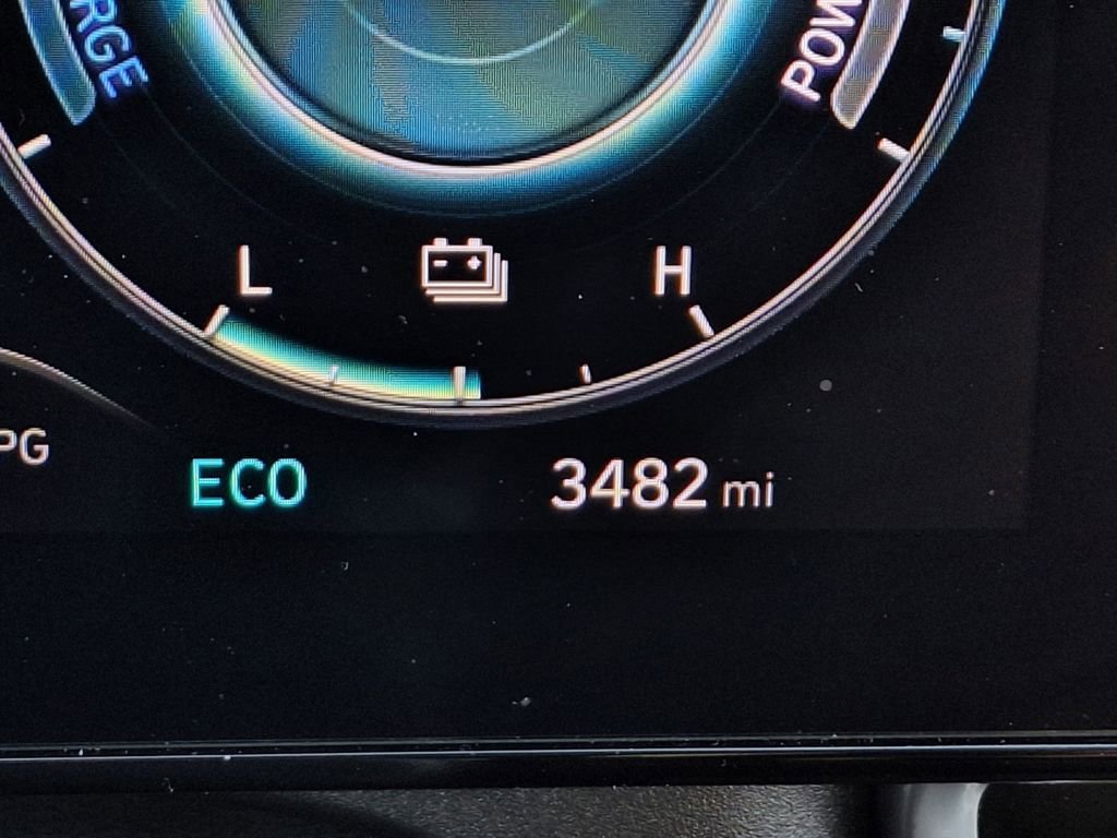 Used 2024 Hyundai Elantra Blue image 19