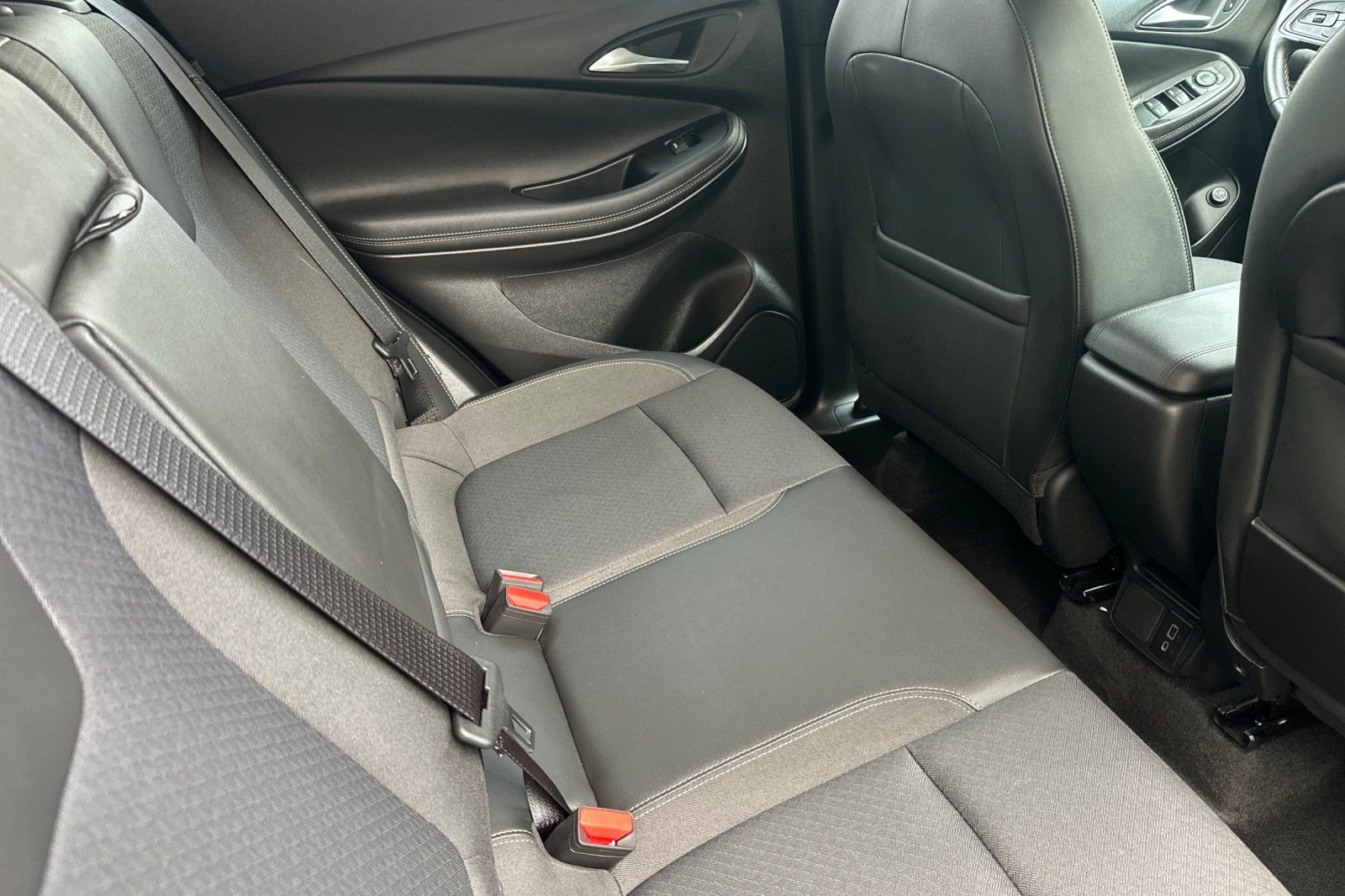 Certified 2023 Buick Encore GX Select w/ Sport Touring Package image 19