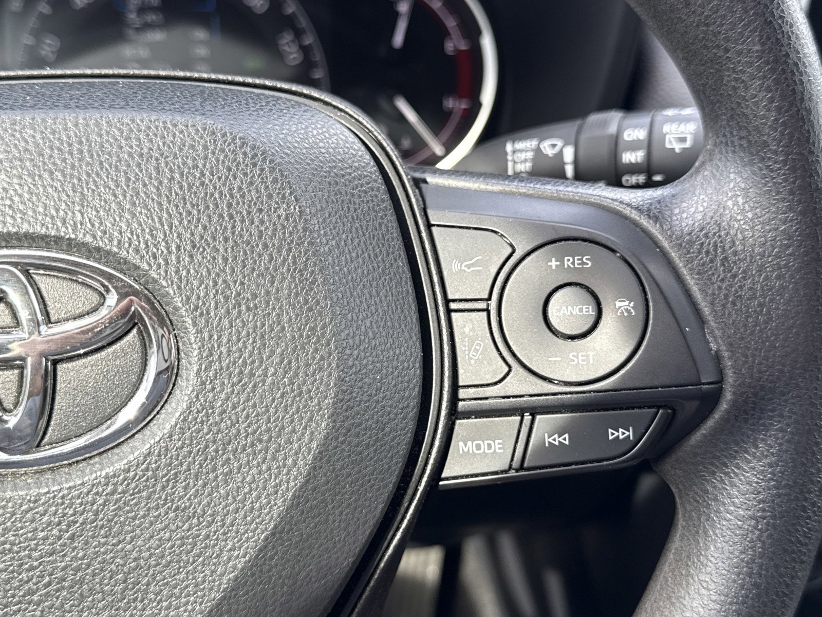 Used 2024 Toyota RAV4 XLE image 21