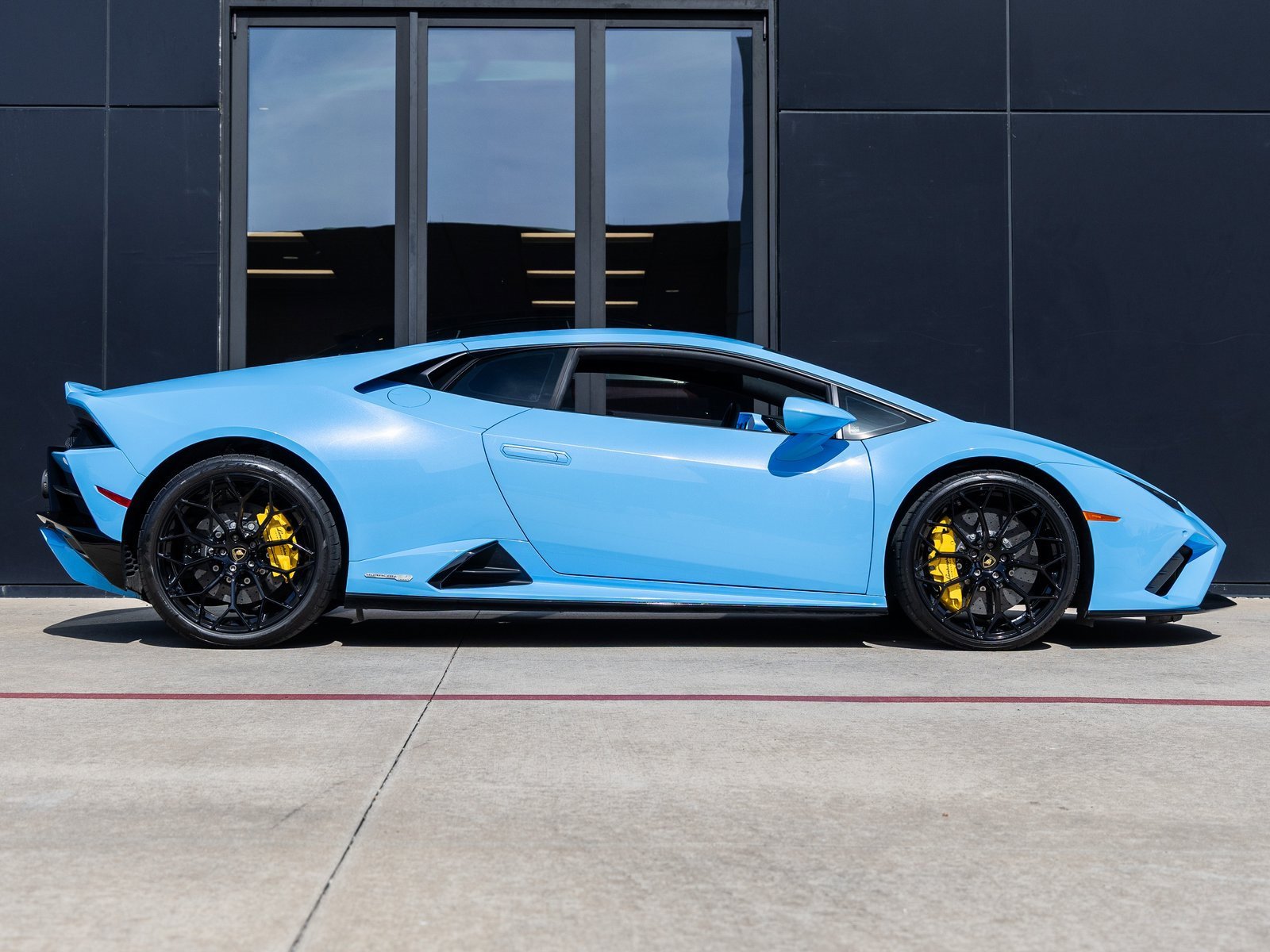 Used 2023 Lamborghini Huracan EVO image 10