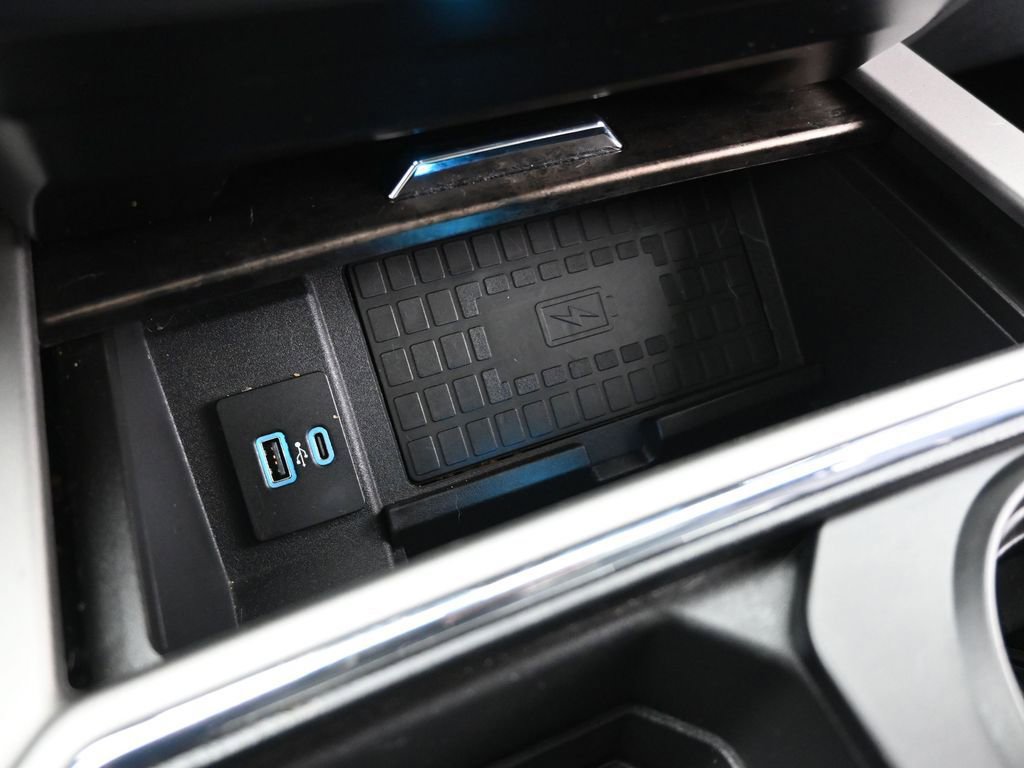 Used 2022 Ford F250 Lariat w/ Black Appearance Package image 16