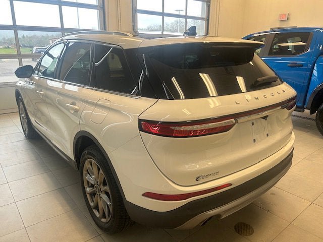 Used 2021 Lincoln Corsair AWD w/ Premium Package image 3