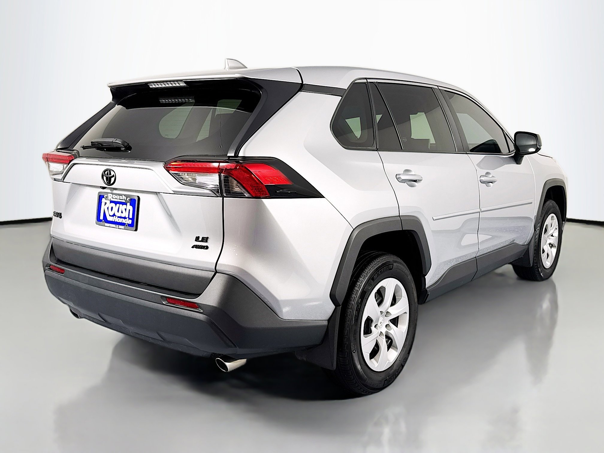 Used 2024 Toyota RAV4 LE image 5
