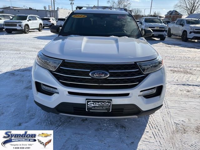 Used 2022 Ford Explorer XLT w/ Equipment Group 202A image 8