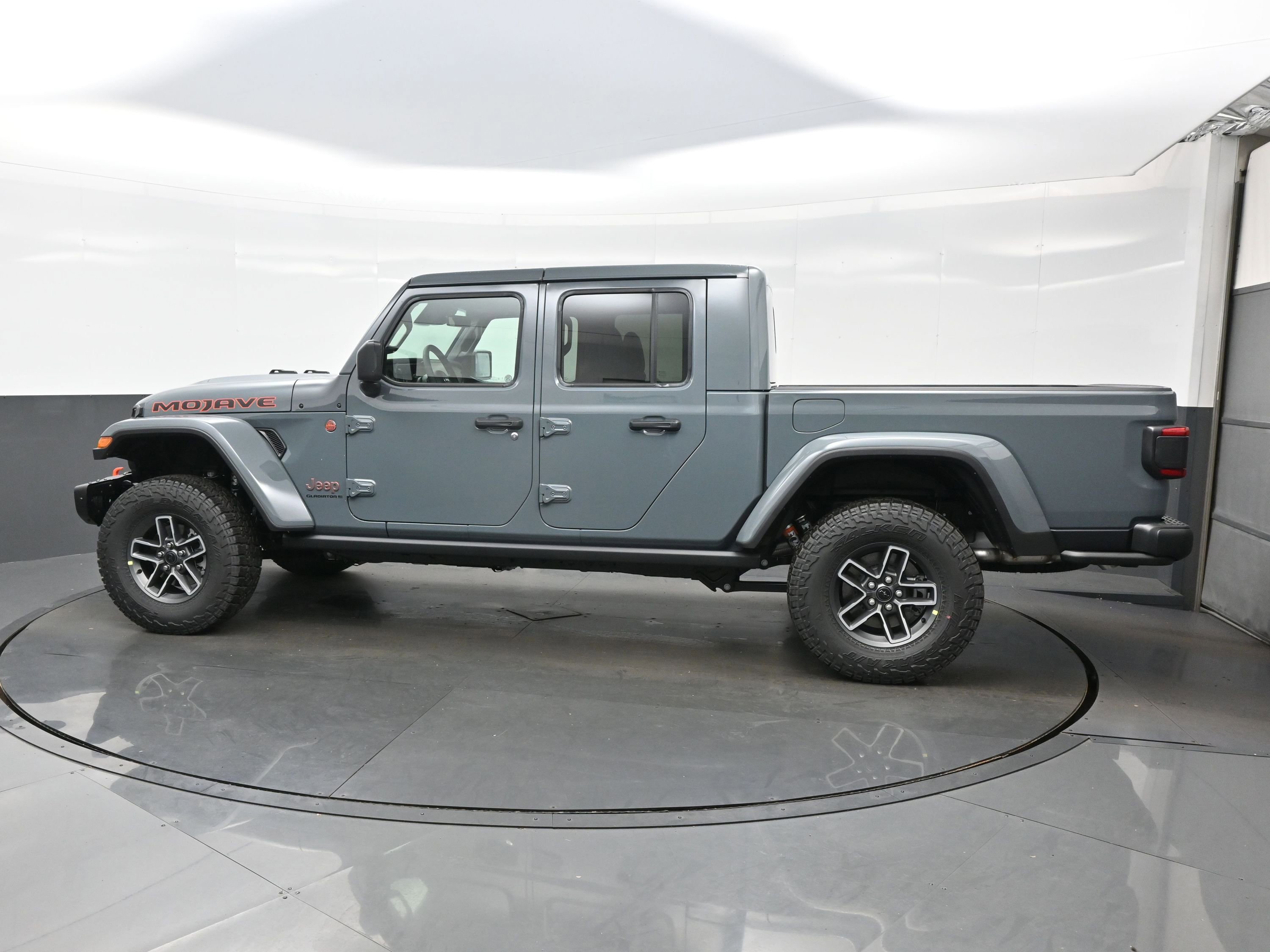 New 2026 Jeep Gladiator Mojave image 3