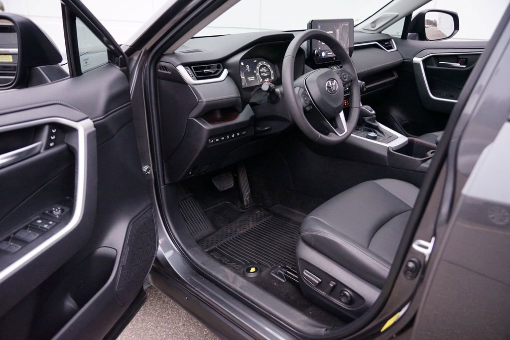 Used 2023 Toyota RAV4 Limited image 13