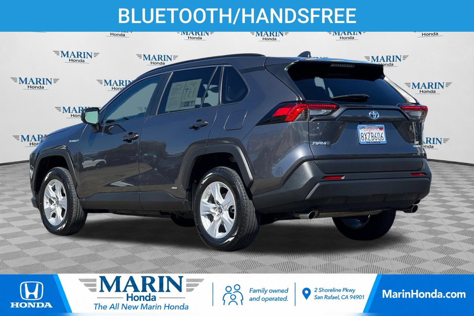Used 2021 Toyota RAV4 LE w/ Carpet Mat Package (TMS) AWD/4WD image 5