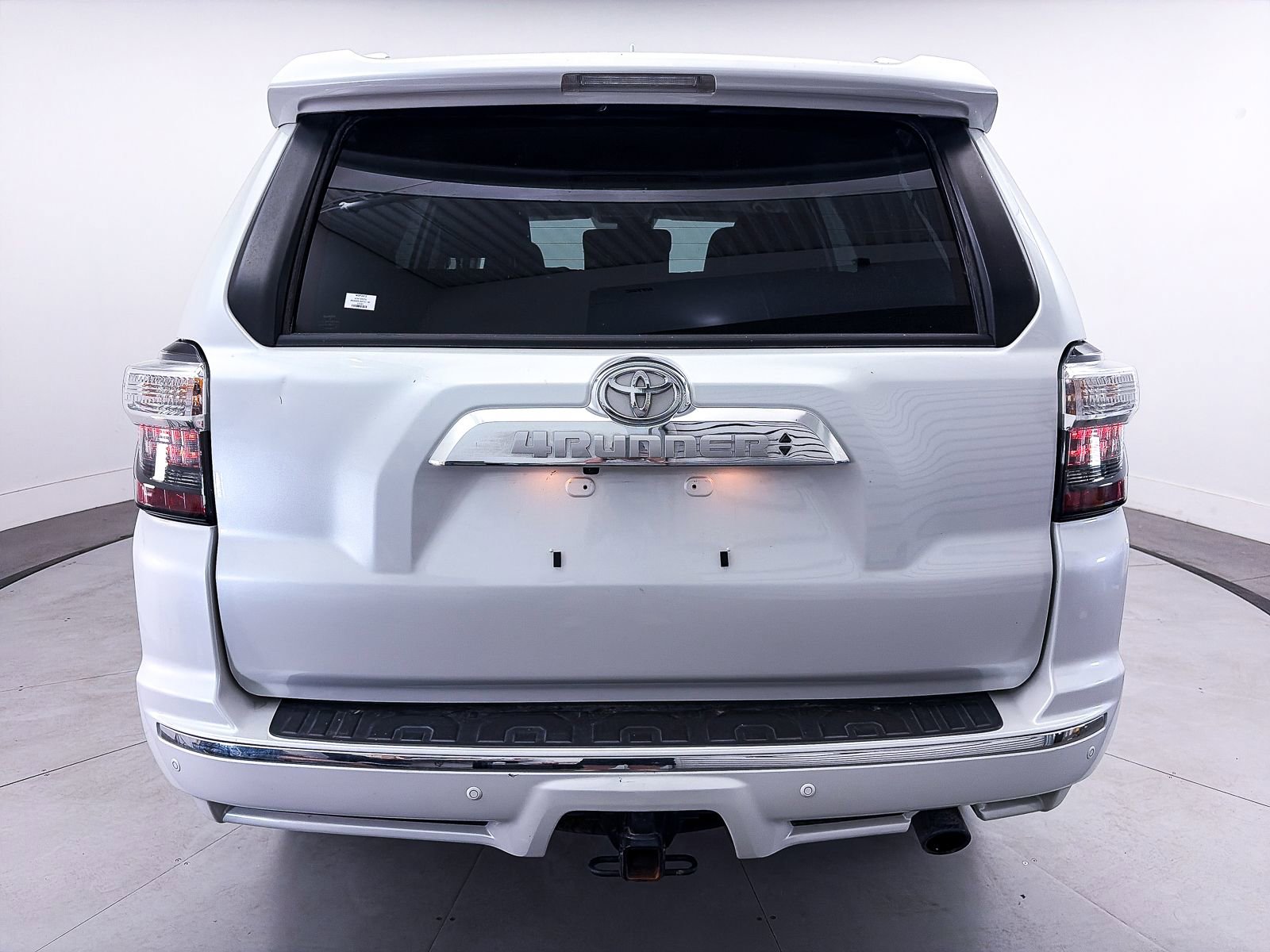 Used 2024 Toyota 4Runner Limited AWD/4WD image 16