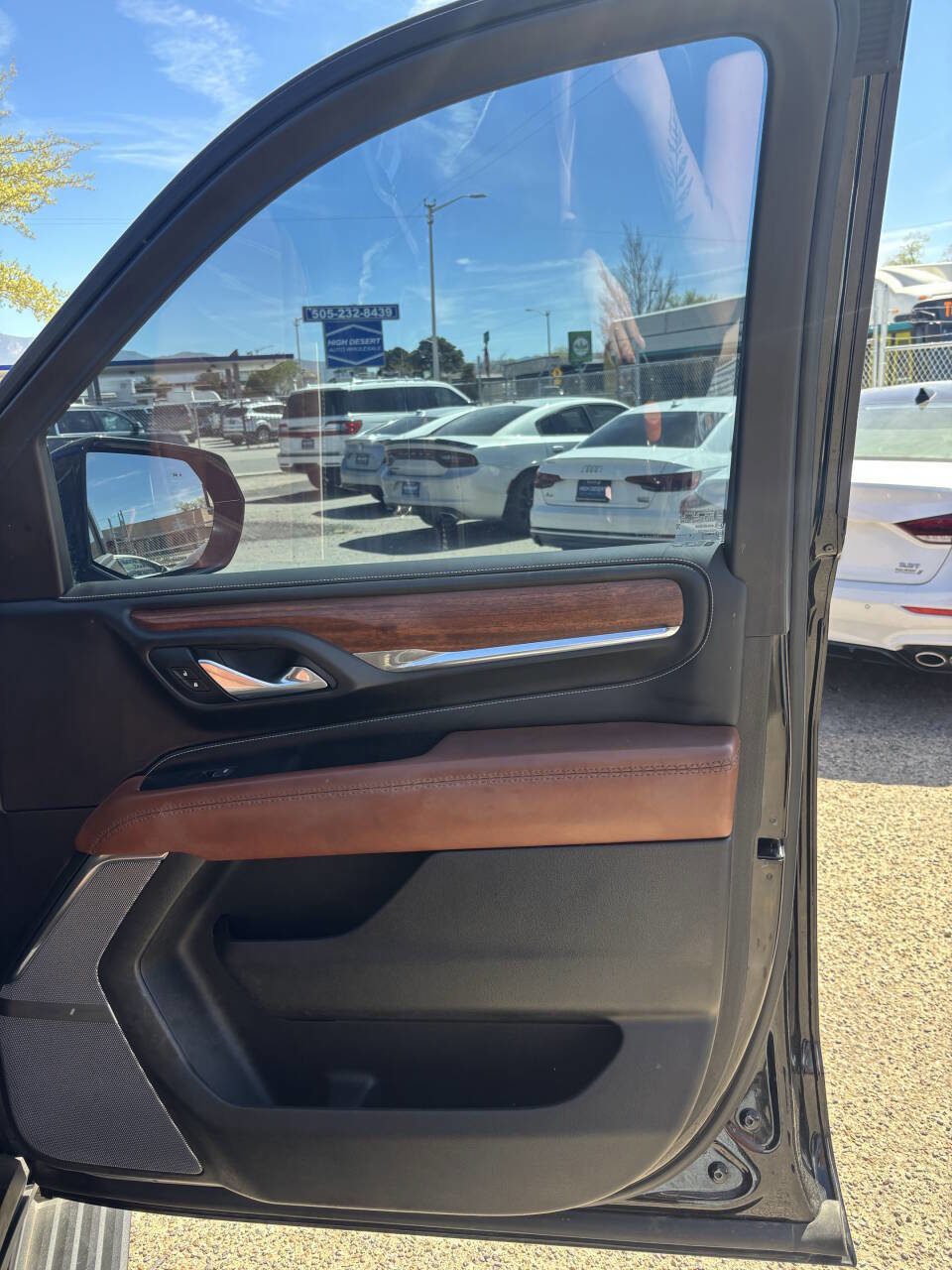 Used 2023 GMC Yukon Denali Ultimate image 12