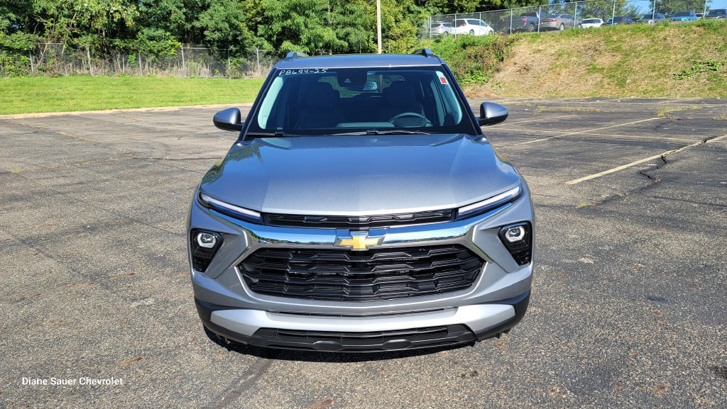 Used 2025 Chevrolet TrailBlazer LT w/ Convenience Package FWD image 4
