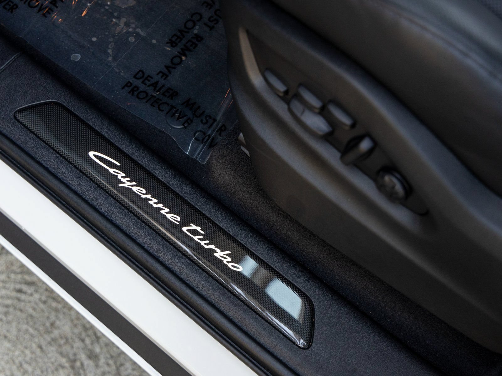 New 2025 Porsche Cayenne Turbo AWD/4WD image 29
