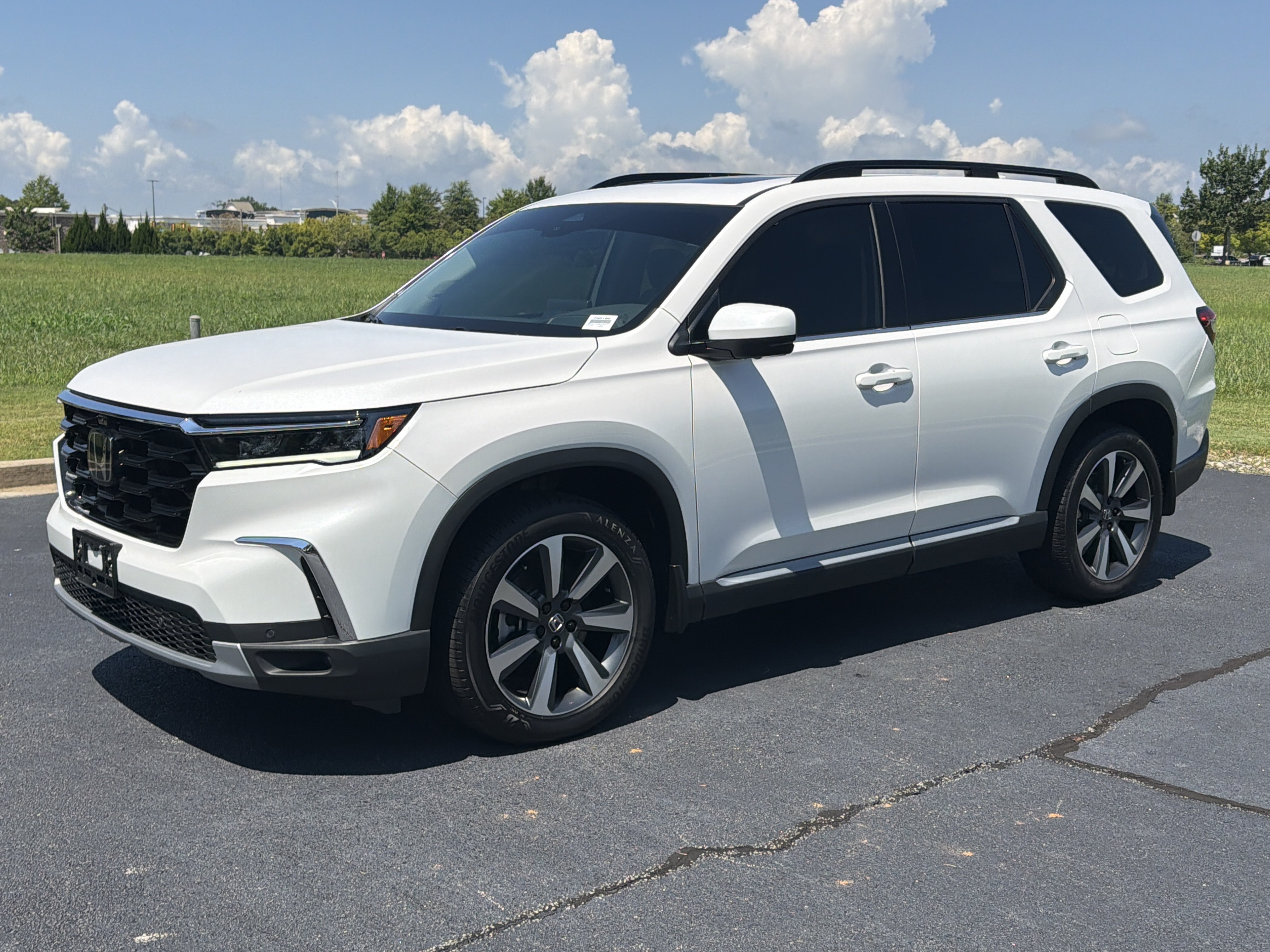 Used 2025 Honda Pilot Elite image 5