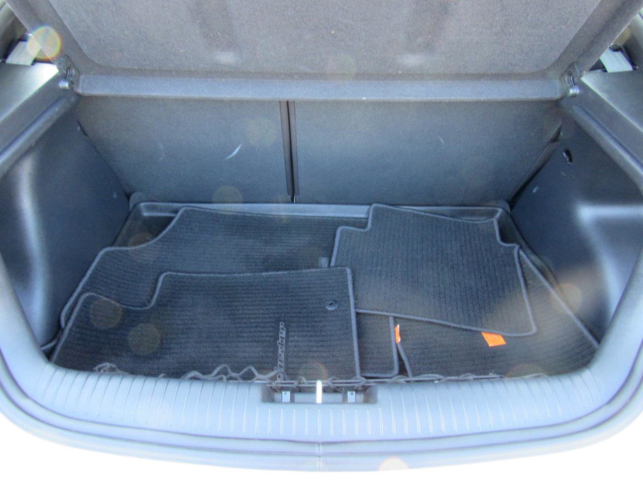 Used 2013 Hyundai Veloster image 32