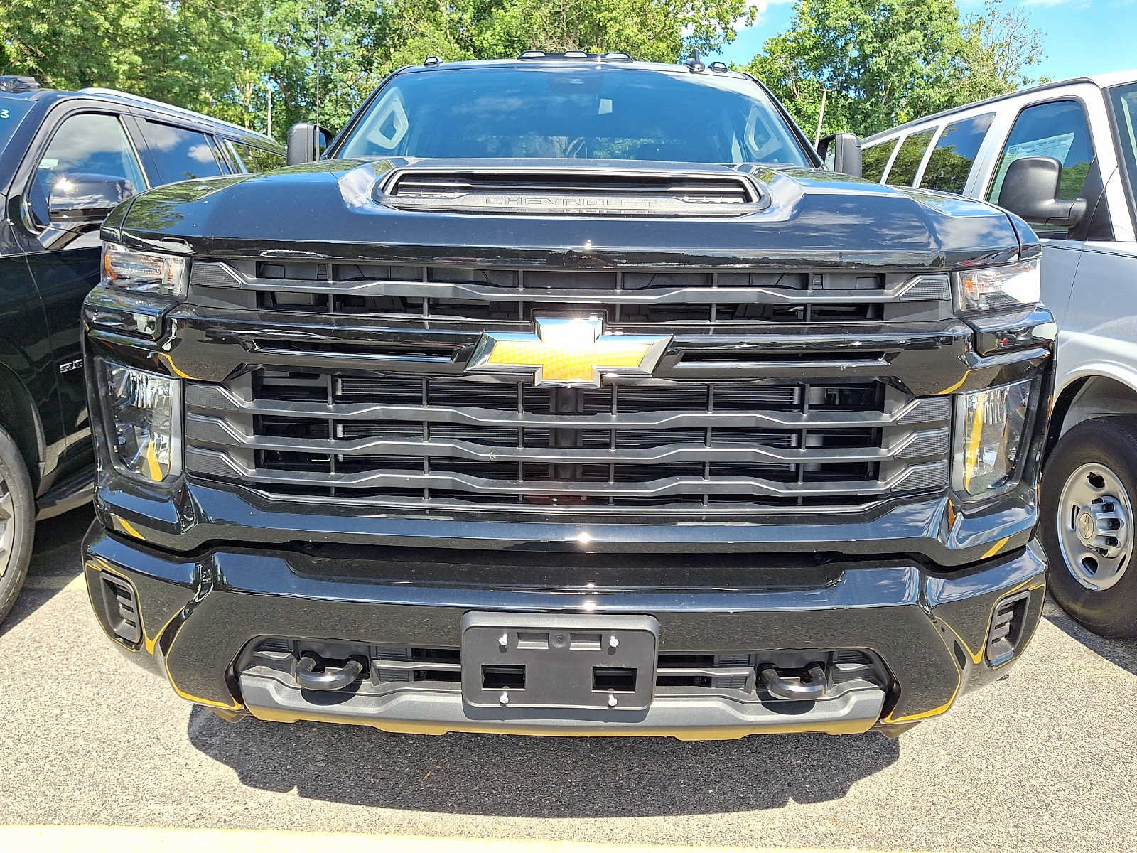 New 2026 Chevrolet Silverado 2500 Custom w/ Custom Convenience Package AWD/4WD image 2