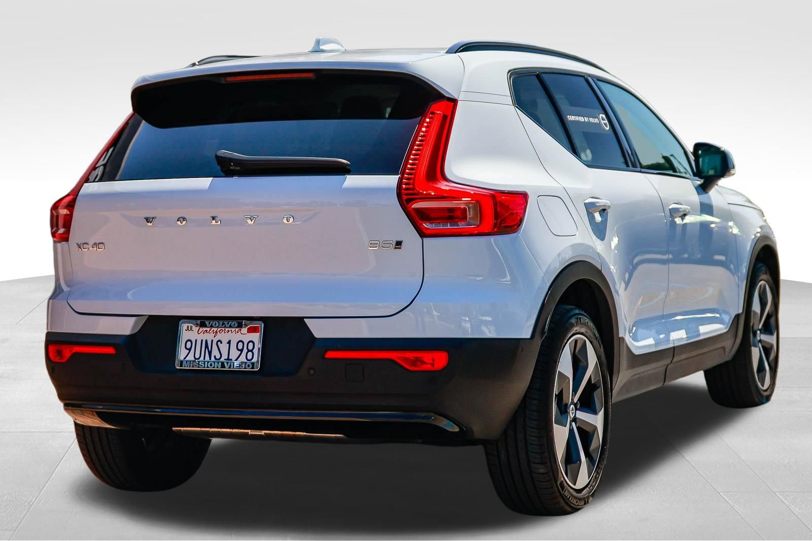 Certified 2026 Volvo XC40 B5 Plus w/ Protection Package Premier image 8