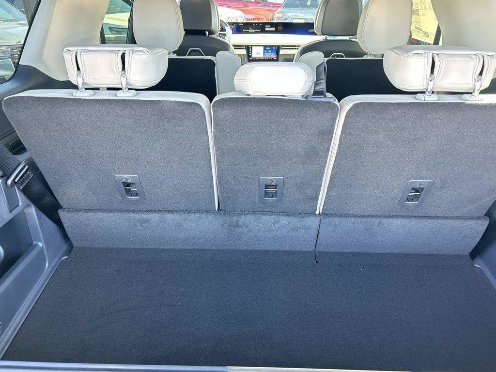 New 2026 Lincoln Navigator Premiere AWD/4WD image 15