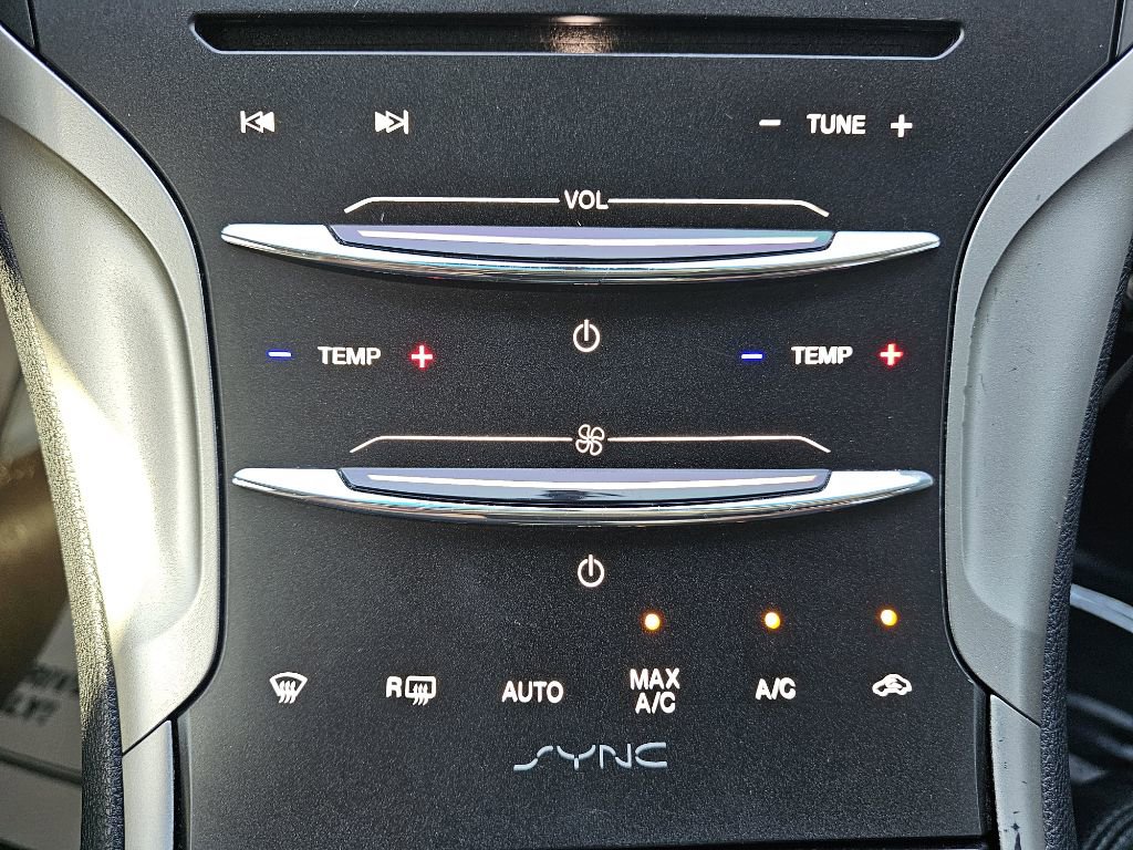 Used 2015 Lincoln MKZ AWD image 25