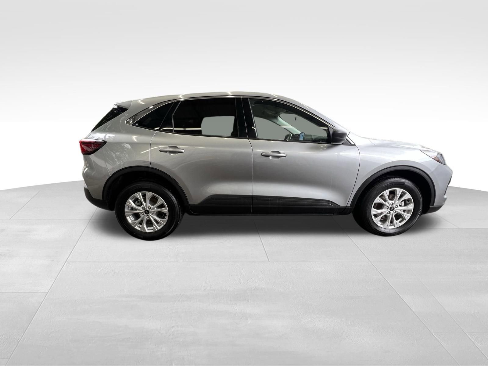 Used 2023 Ford Escape Active AWD/4WD image 3