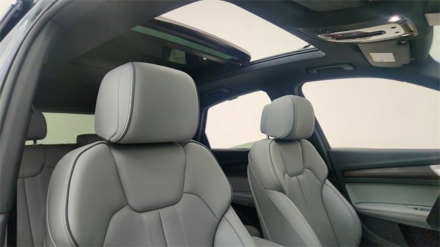 Used 2024 Audi Q5 2.0T Premium Plus w/ Premium Plus Package image 22