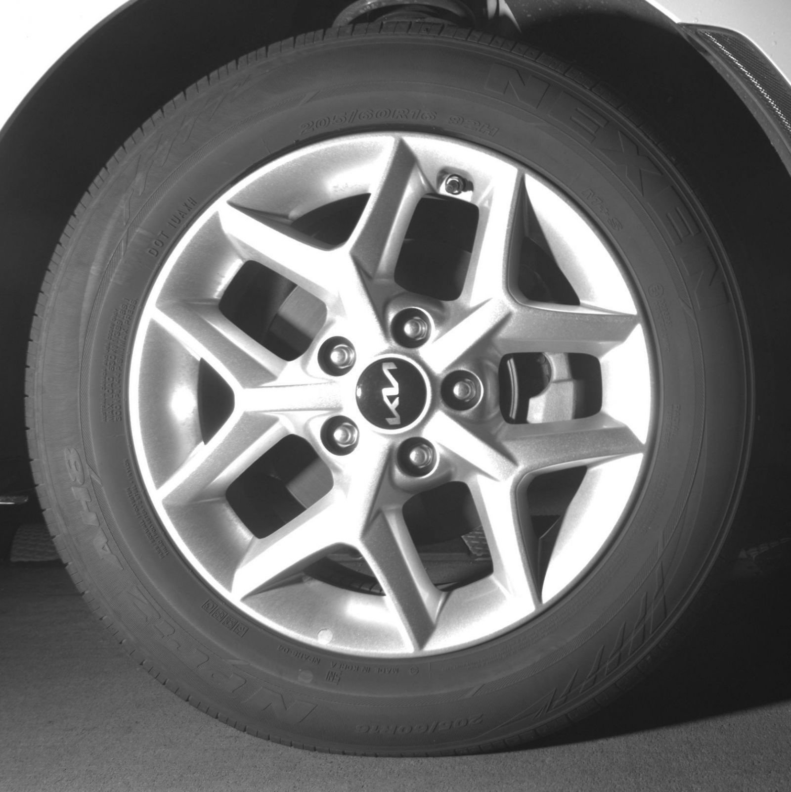 Used 2025 Kia Soul LX w/ LX Technology Package FWD image 16