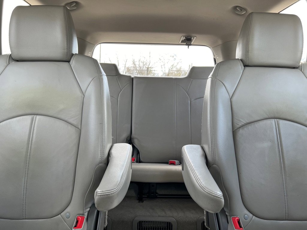 Used 2016 GMC Acadia SLT w/ Open Road Package FWD image 19