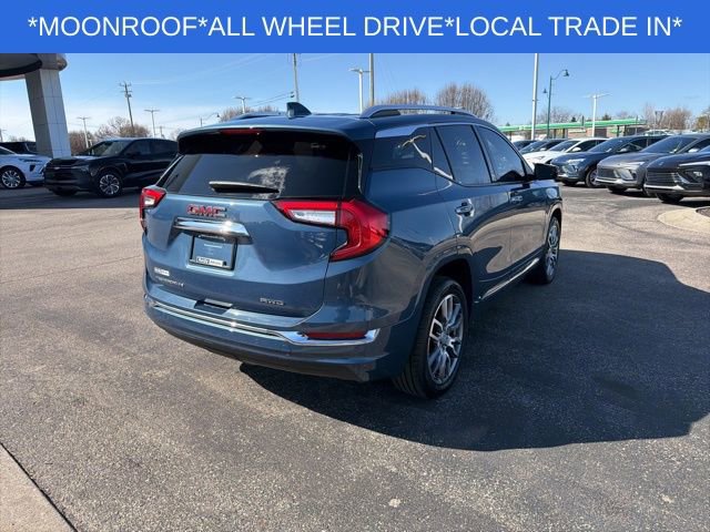Used 2024 GMC Terrain Denali w/ Denali Premium Package image 11