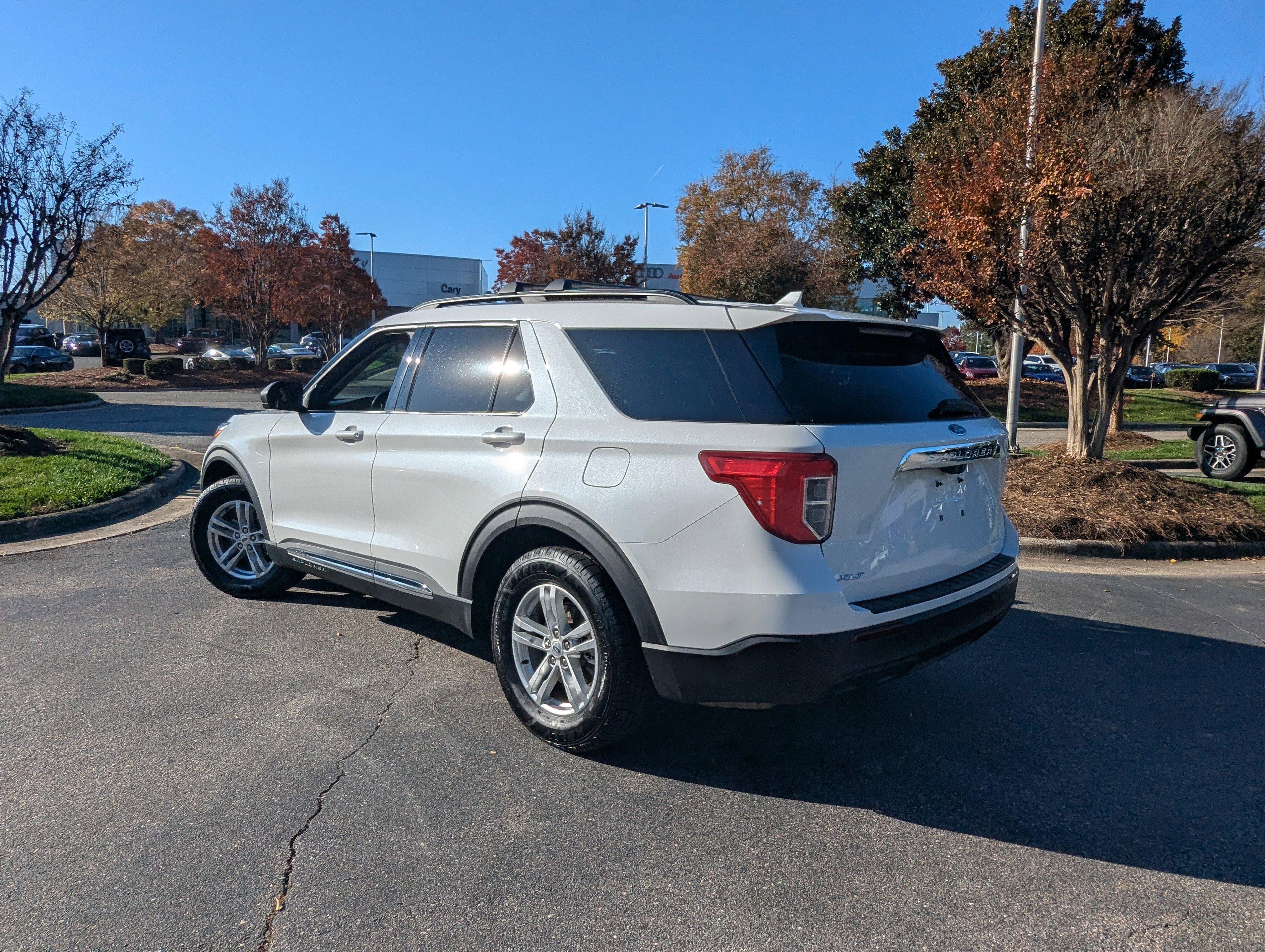 Used 2022 Ford Explorer XLT image 7