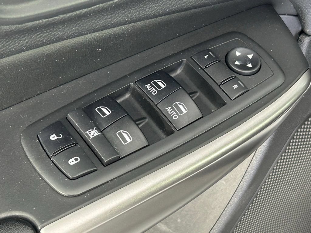 Used 2019 Jeep Cherokee Limited AWD/4WD image 33