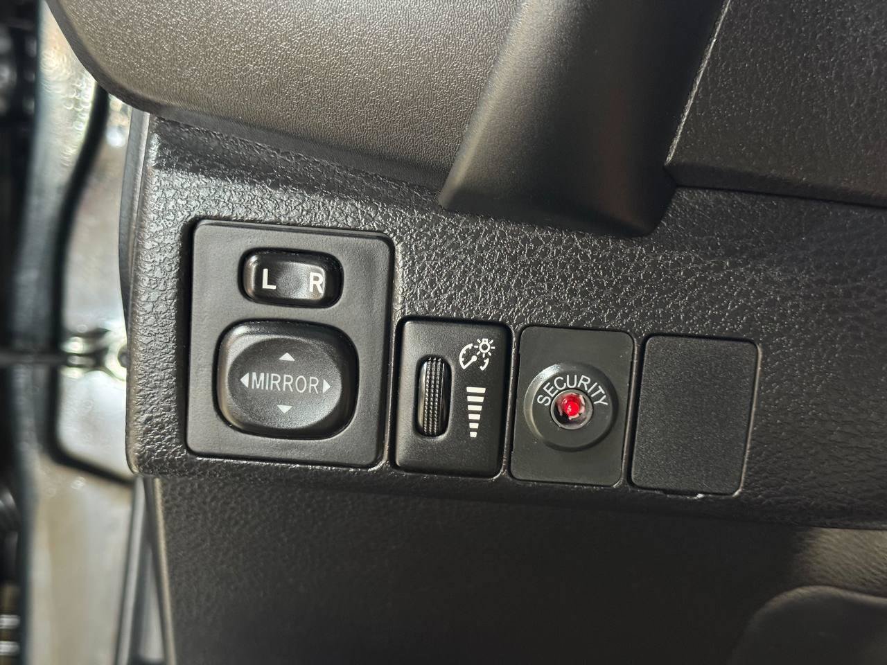 Used 2017 Toyota Corolla SE FWD image 17