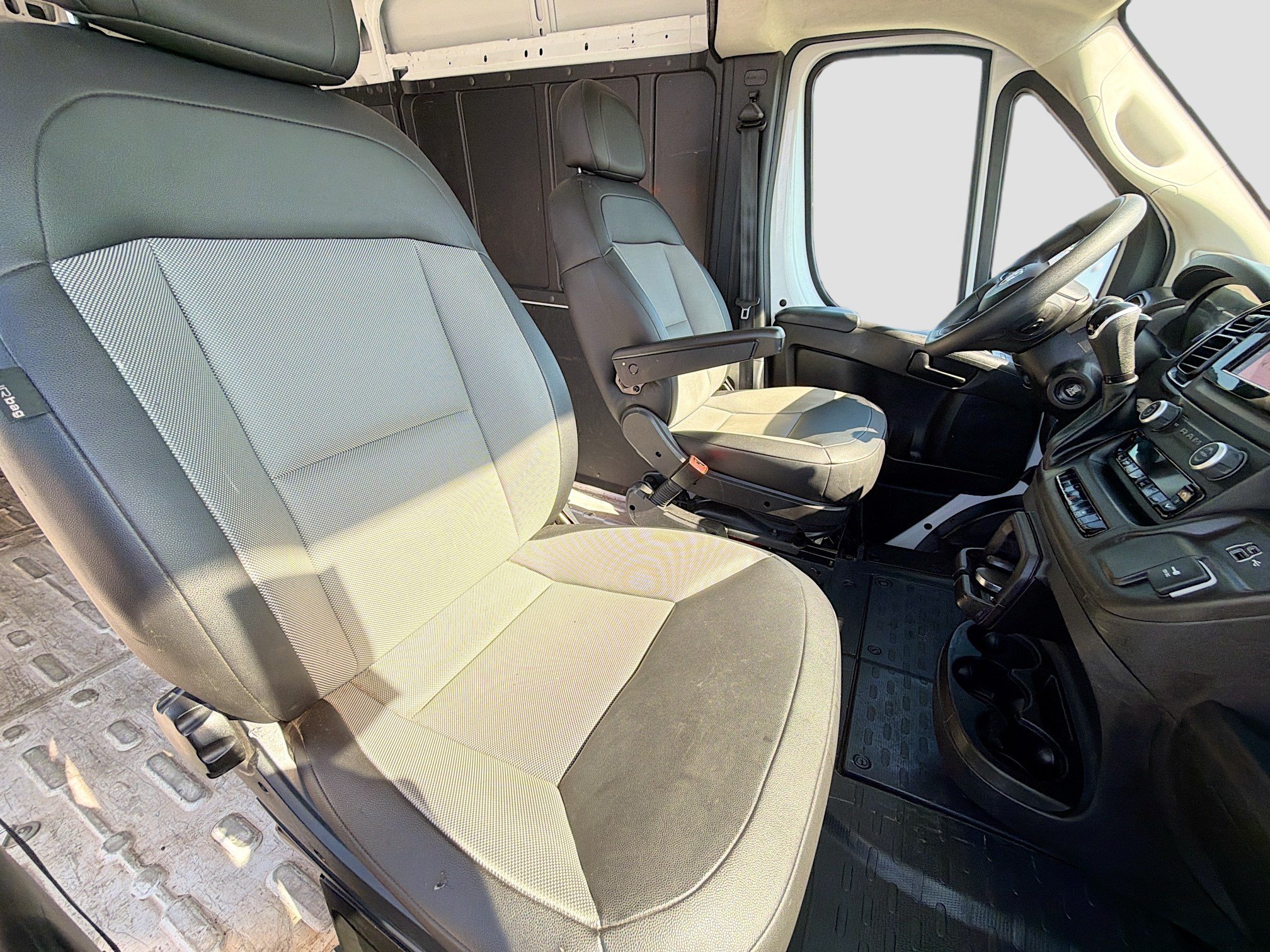 Used 2025 RAM ProMaster 2500 w/ Convenience Group FWD image 13