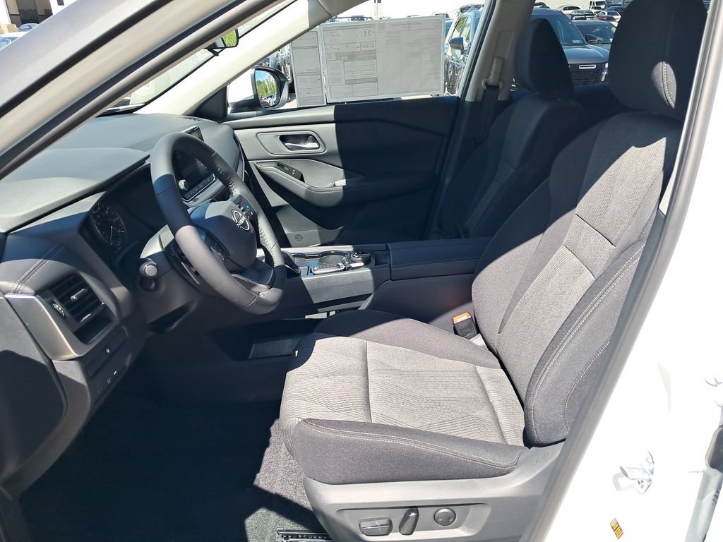 New 2026 Nissan Rogue SV w/ Cold Weather Package AWD/4WD image 10