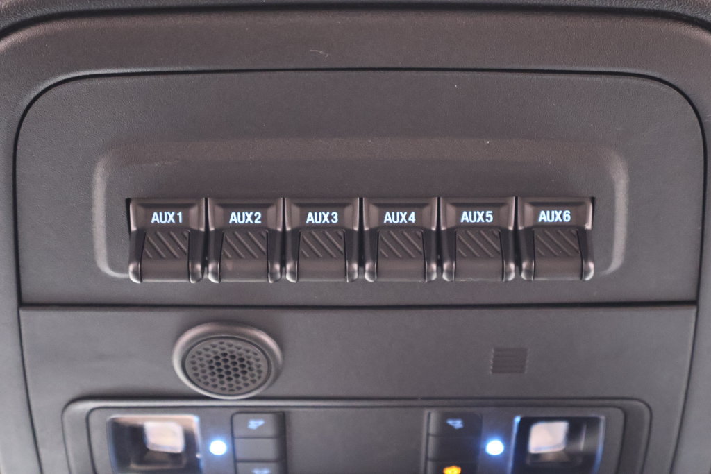Used 2025 Ford Bronco Heritage Edition AWD/4WD image 32
