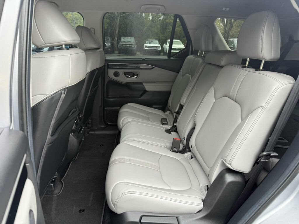 Used 2025 Honda Pilot EX-L image 7