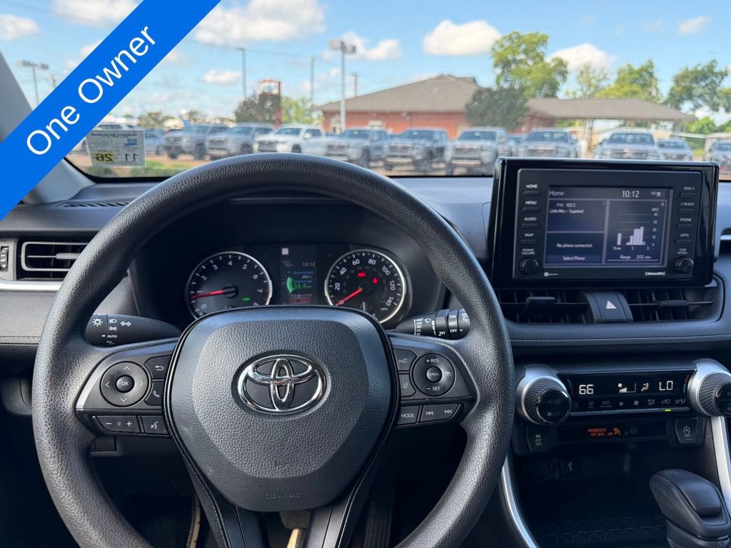 Used 2022 Toyota RAV4 XLE FWD image 17