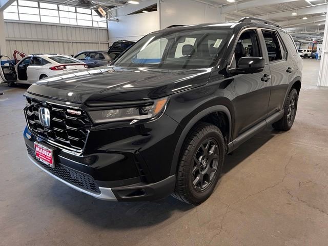 Used 2023 Honda Pilot TrailSport image 7