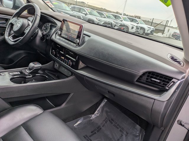 Used 2021 Nissan Rogue SV w/ Premium Package image 6